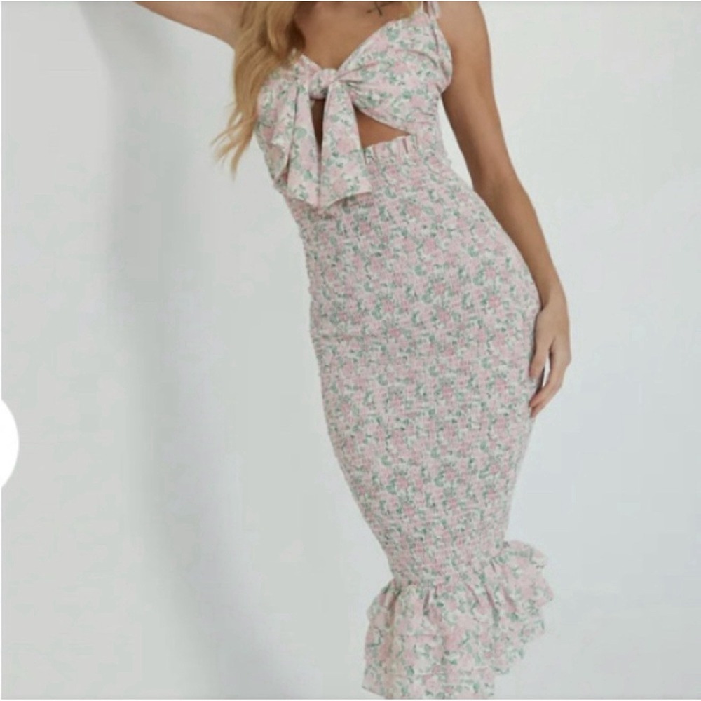 Mable NWT Floral Smocked Bodycon Midi Dress Med Bow Front Cutout Ruffle Bottom